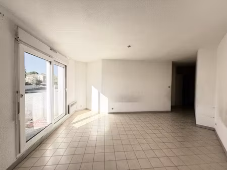 au centre de saint gely du fesc vaste t2 bis