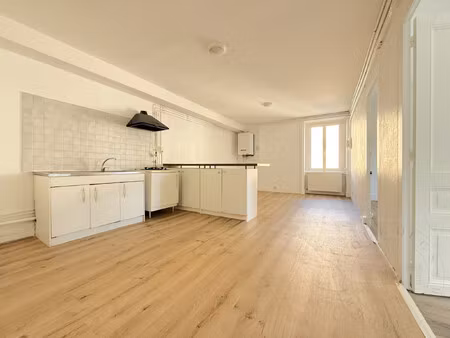 location appartement 3 pièces 73m² communay 69360