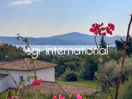 grimaud - villa à rénover avec vue mer.