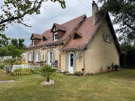 maison traditionnelle de 159 m² à saint-vincent-jalmoutiers