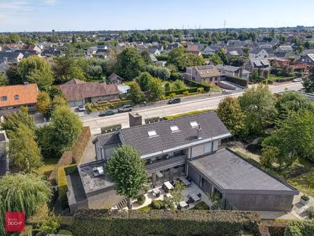 commercieel gelegen handelspand / bureelgebouw /horecazaak te izegem