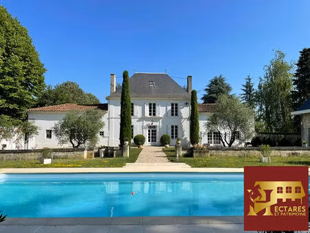 propriété de 270 m2 avec étang à cognac sur 3ha