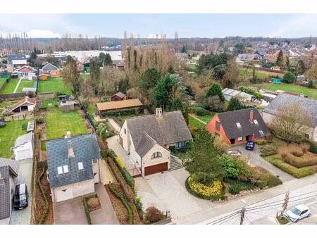 ruime villa met loods!