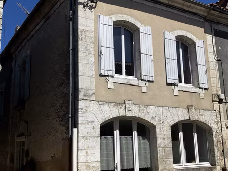 maison de bourg rénovée 3 chambres centre lisle  idéal pour investisseur