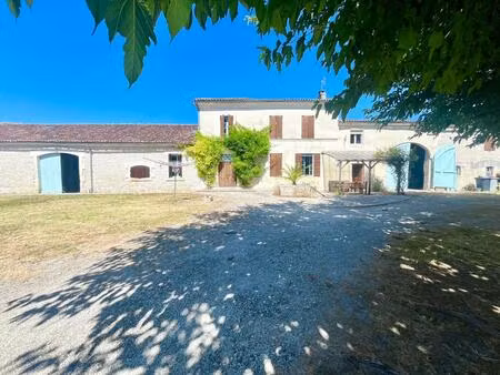 vente immeuble 726 m² brives-sur-charente (17800)