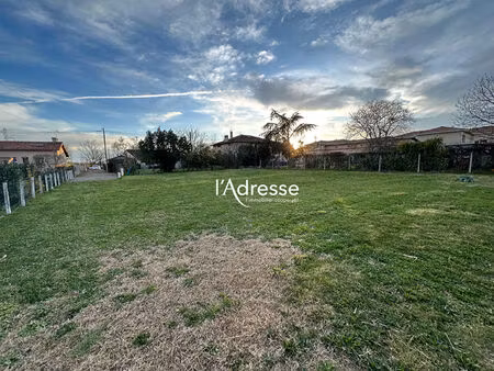 vente terrain  953.00m²  roques