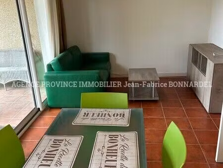 location appartement 2 pièces 34 m² à sainte-cécile-les-vignes (84290)