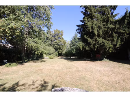a vendre à bessancourt centre  terrain constructible de 1002 m2