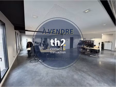 ensemble bureaux + entrepôts