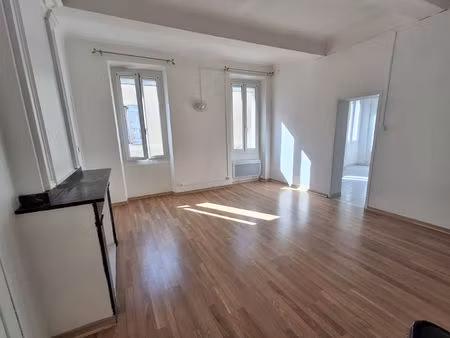 grand appartement sigean 2 pièces