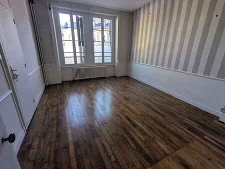 local professionnel ploërmel 44 m2