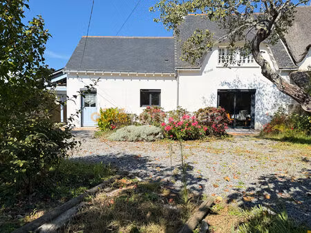 a vendre - guérande - maison d'environ 110 m2 avec dépendance