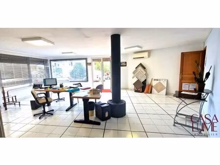 murs de 135 m²  locaux commerciaux