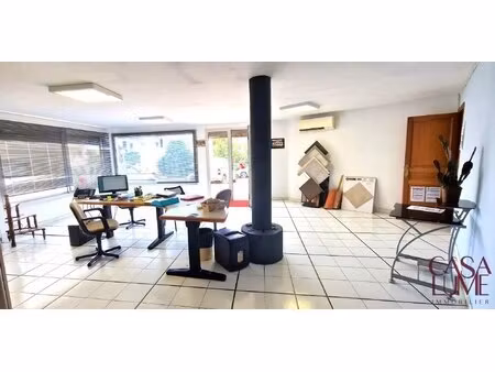 murs de 135 m²  locaux commerciaux