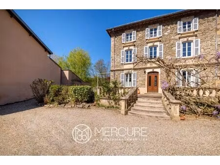 élégante maison de famille du xixe siècle au bord de l’ozon