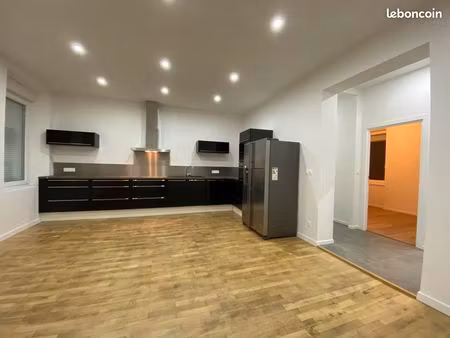 appartement 3 pièces + cour intérieur / la broque