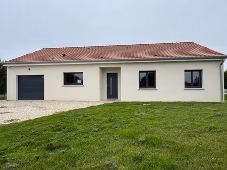maison de plain pied au bord du lac