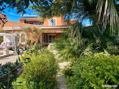 maison 7 pièces 213 m²