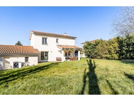 villa de luxe à vendre à montanay