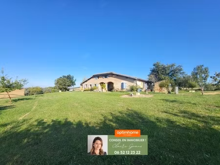 5 minutes cadours – ferme en pierre rénovée de 245 m² avec dépendance et terrain arboré