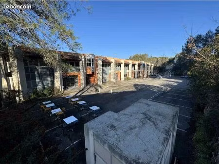 depot - entrepot 2352 m² valbonne