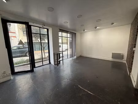 local commercial suresnes 2 pièce(s) 53 m2