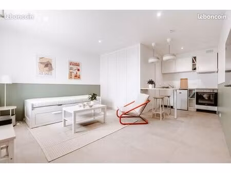 studio meublé à l'année / refait à neuf