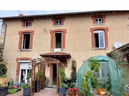 corps de ferme 130m2 + 800m2 dépendances