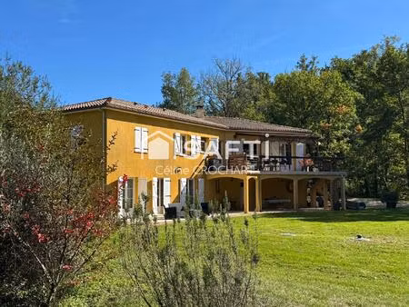 superbe propriété de plusieurs maisons au calme