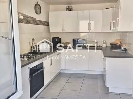 maison mitoyenne 4 chambres cuisine équipée garage