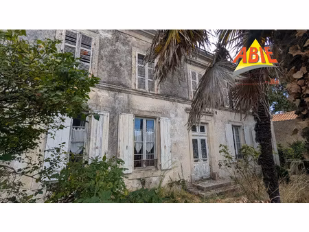 maison de maitre de 247 m2 à rénover integralement
