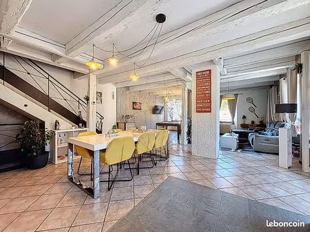 appartement 6 pièces 157 m²