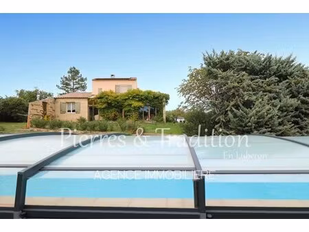 provence  reillanne  belle maison de 219 m² avec piscine et grand terrain
