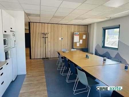 vente local d'activités francin 697 m²