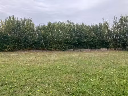 en vente terrain constructible 7 41 ares – 72 000 € |hinges