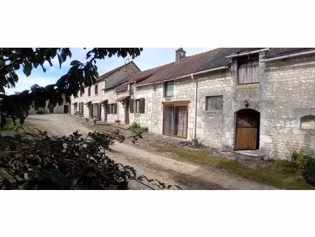 ensemble immobilier en pierre