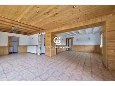 murs commerciaux  155m²  en plateau à aménager