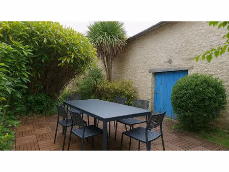 vente maison 9 pièces  187.00m²  le gua