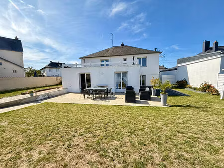 vente maison 8 pièces  193.00m²  l'huisserie