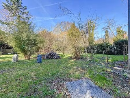 terrain plat a bâtir de 832 m²