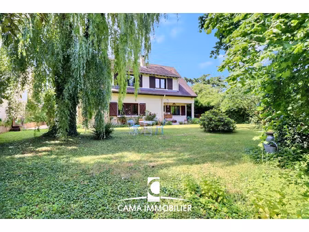 maison individuelle 5 chambres avec jardin bucolique  à 2 pa