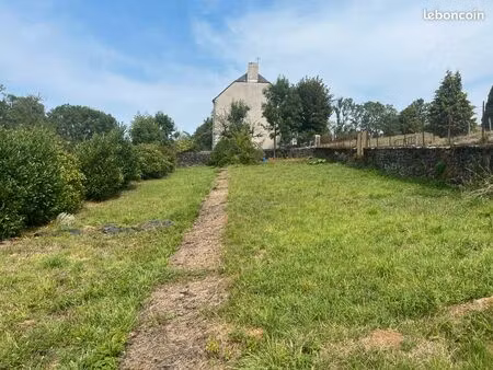 jardin environ 600m2