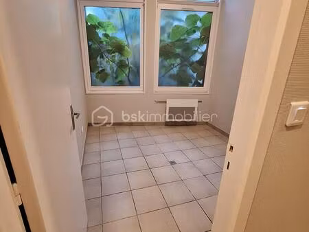 local d'activités de 128 m² à pithiviers