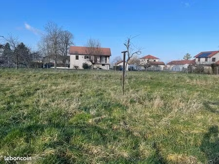 terrain à construire 753m2