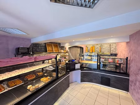 vente locaux professionnels à chateau-gontier (53200)  194 400 €