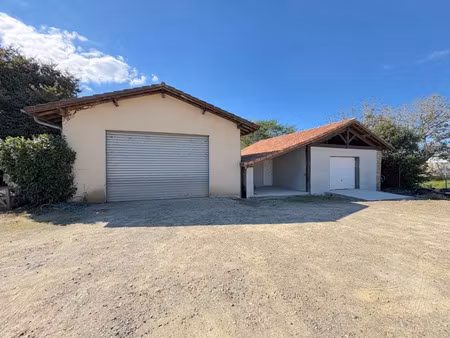 vente locaux professionnels 2 pièces 210 m² à aire-sur-l'adour (40800)  157 500 €