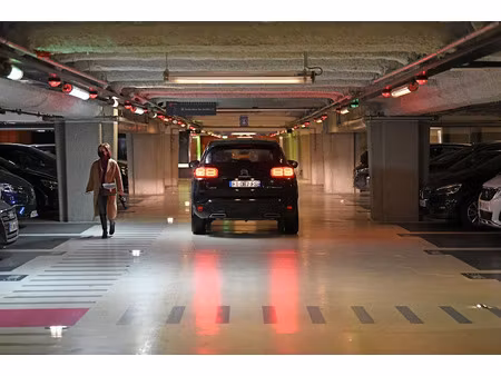 vente parking 12 m² à puteaux (92800)  22 750 €