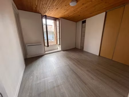 location meublée appartement 2 pièces 42 m² à montricoux (82800)  530 €