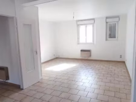 location appartement 3 pièces 74.33 m² à chalons-en-champagne (51000)  580 €