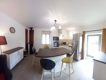 location meublée appartement 2 pièces 44 m² à saint-privat (07200)  740 €